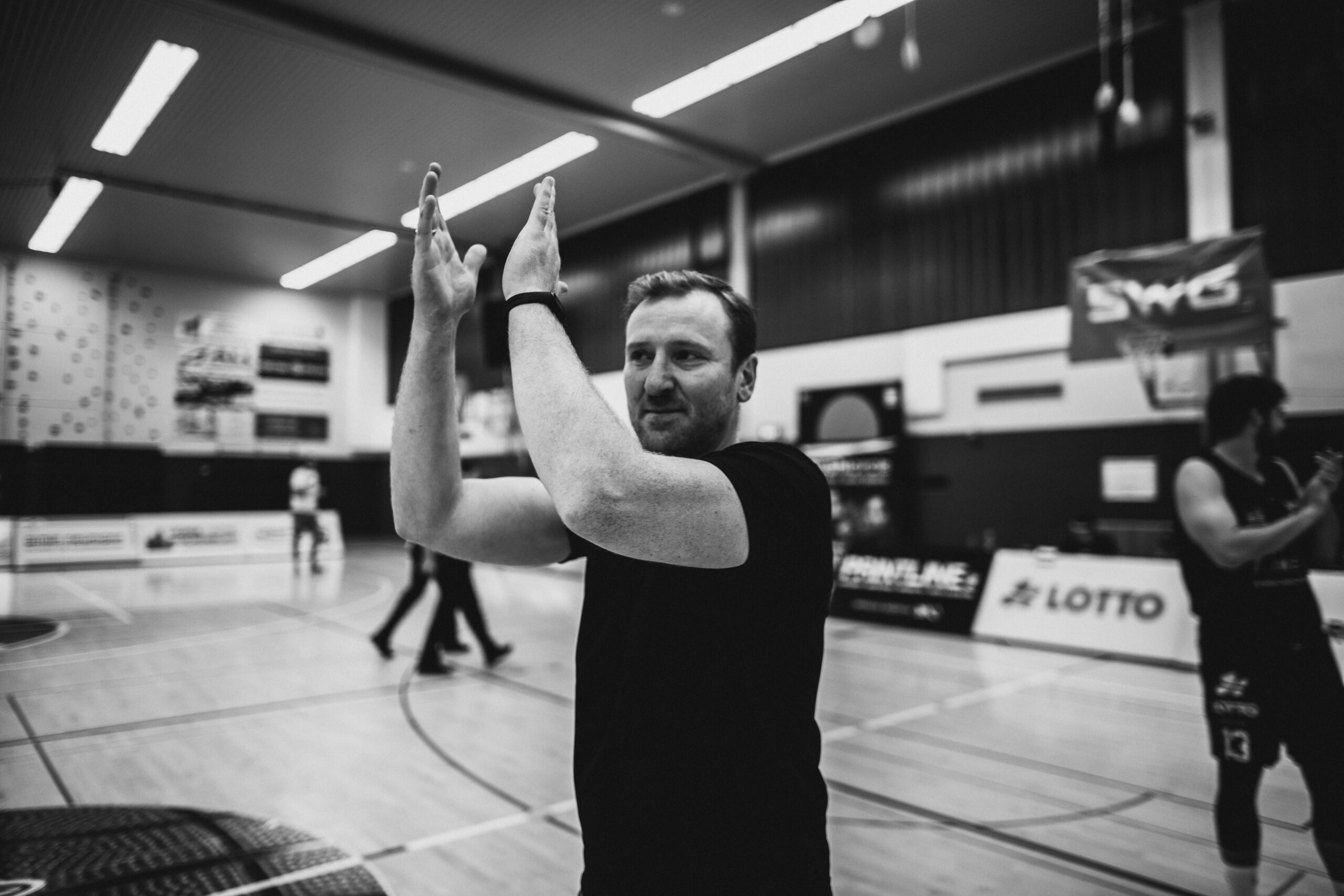 ERSTER HEIMSIEG 2020/21