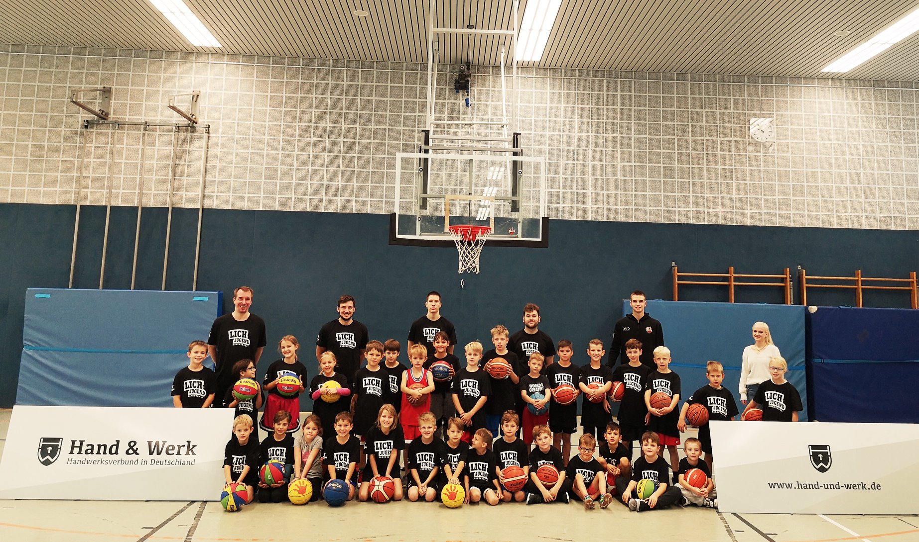 Die Hand & Werk Camps